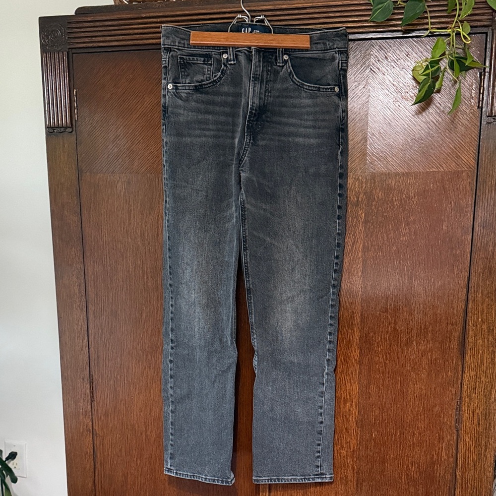 GAP Women’s Faded Black High Rise  Straight Jeans